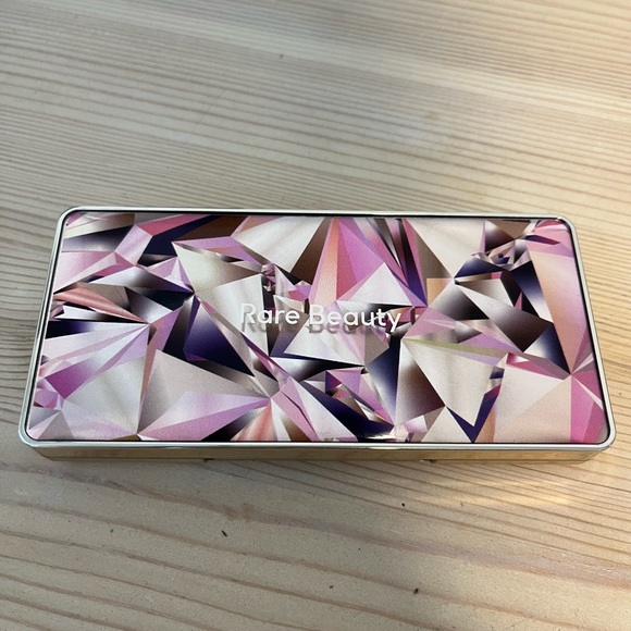 Rare Beauty Magnetic Spirit Palette - Picture 2 of 2